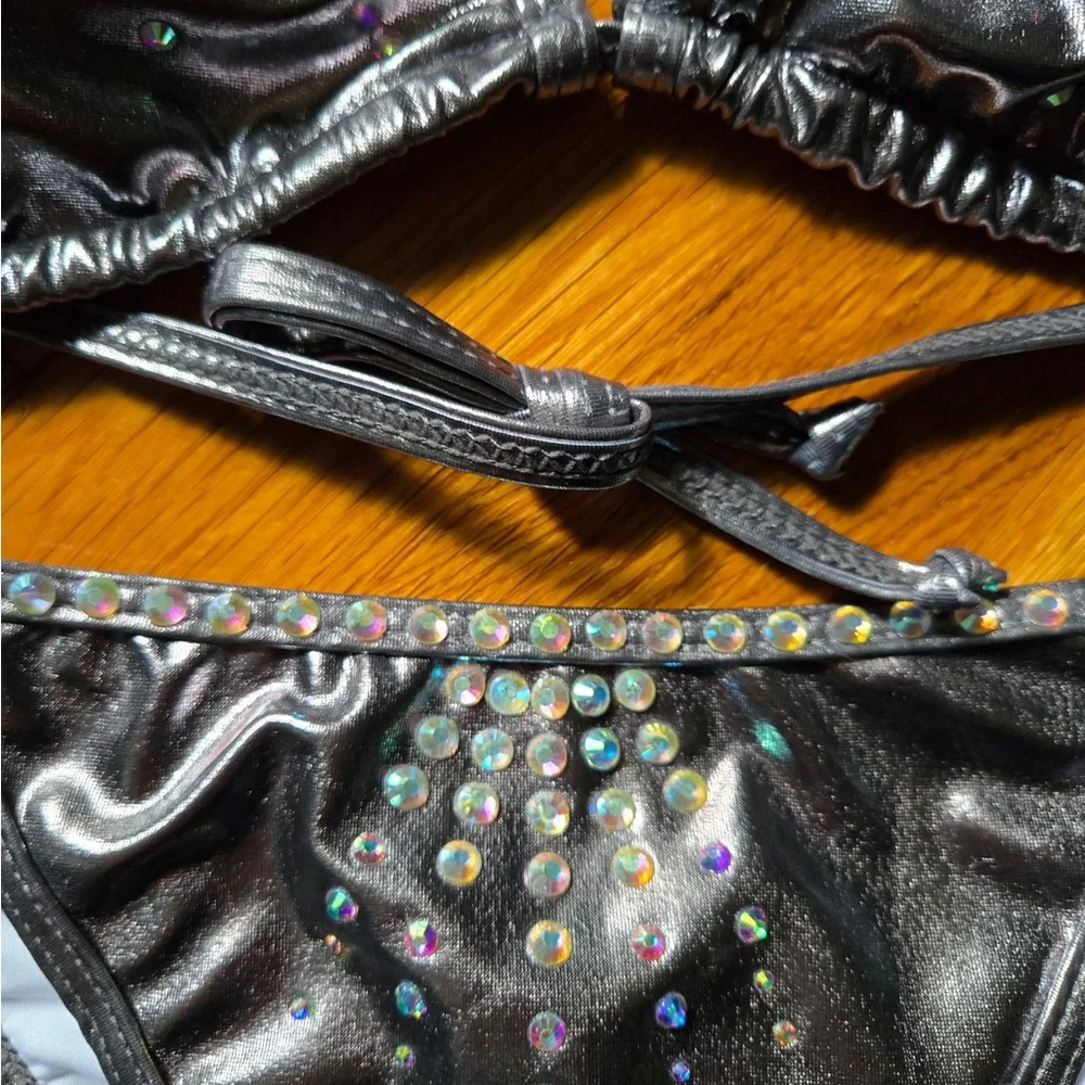 NPC IFBB Silver Posing Bikini with AB Crystals - Picture 3 of 4